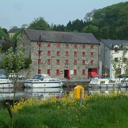 Waterside Guesthouse Graiguenamanagh Exterior photo