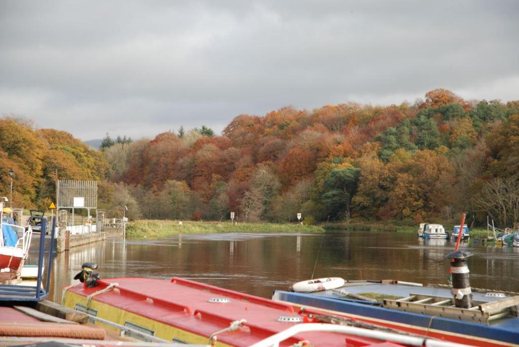 Waterside Guesthouse Graiguenamanagh Exterior photo